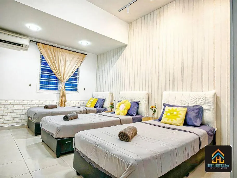 Holiday home Pool,Tvbox,Landed,5 Min Aeon,Bukit Indah,Legoland Villa Johor Bahru Malaysia
